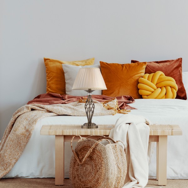 Настольный светильник Maytoni RC247-TL-01-R