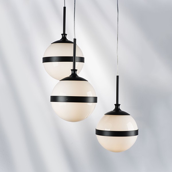 813137 Люстра GLOBO 3х40W E14 черный/белый