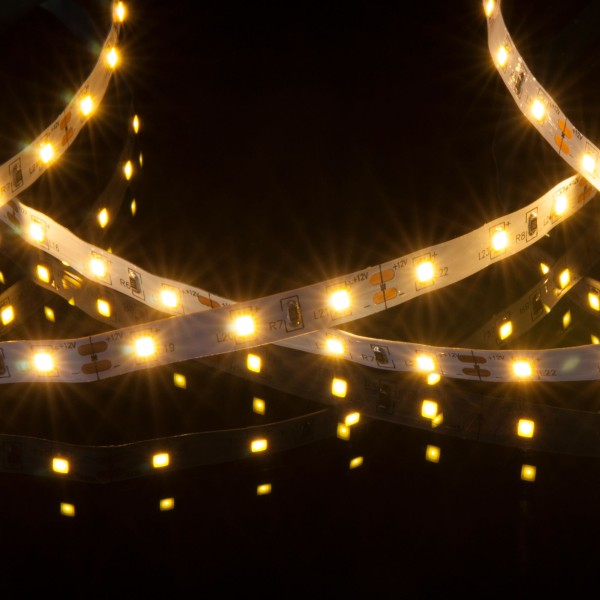 Комплект светодиодной ленты 12 В 4,8 Вт 60 Led/м 2835 IP20, теплый белый 3300K, 5 м Набор светодиодной ленты 12V 4,8W 60Led 2835 IP20 теплый белый, 5м